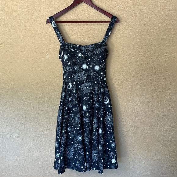 EvaRose Fold-over Fit & Flare Lunar Print Women Dress W/ Padded Bust & Pockets - Picture 3 of 10
